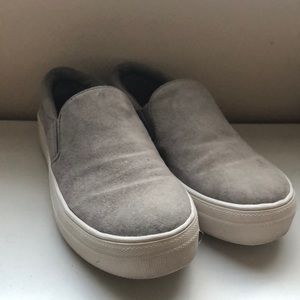 Steve Madden Gills Grey suede slip ons